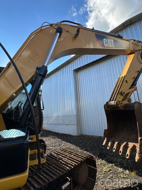 Foto 5 - Escavadeira CATERPILLAR CAT 318D2L ano 2018